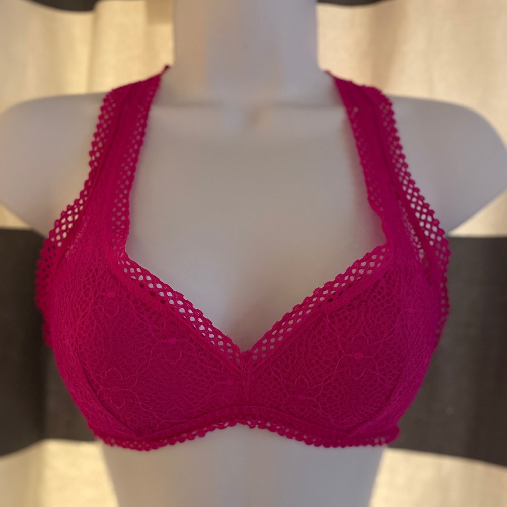 Pink Victoria’s Secret Lace Bralette Sz Small- perfect for Valentine’s Day!